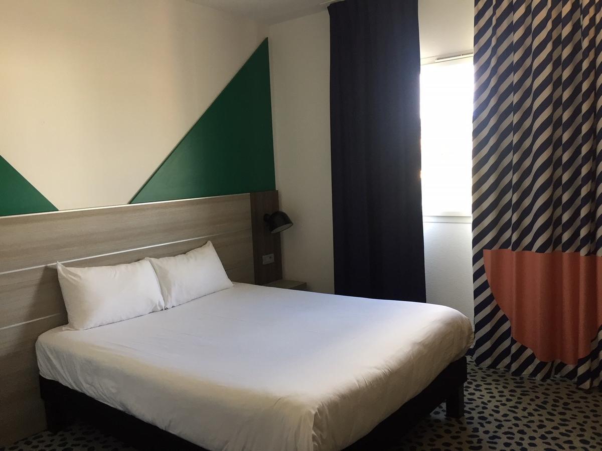 Отель Ibis Styles Marseille Plan De Campagne Ле-Пенн-Мирабо Экстерьер фото