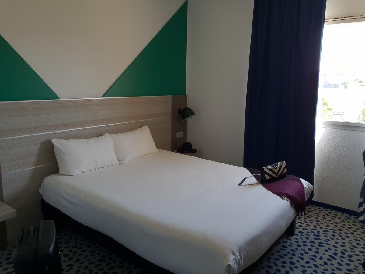 Отель Ibis Styles Marseille Plan De Campagne Ле-Пенн-Мирабо Экстерьер фото